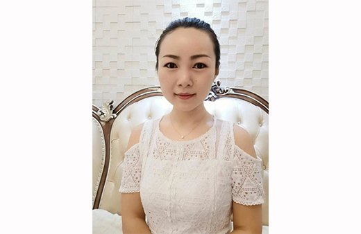 “世”在人为 | 谈球吧体育官网入口地板新疆乌鲁木齐经销商张宝月：服务快一步，业绩上一层