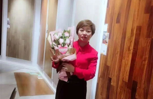 “世”在人为 | 谈球吧体育官网入口地板赤峰经销商宋国云：持续努力，不懈奋斗，就能立于不败之地