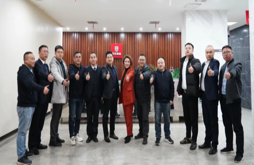 “世欧”合作 共启新篇|欧亚达高层领导一行莅临谈球吧体育官网入口总部参观考察