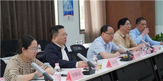 热烈欢迎省经信厅领导一行莅临谈球吧体育官网入口木业调研指导