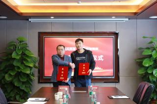 深化合作 聚合共赢 | 谈球吧体育官网入口地板和星艺装饰签订战略合作协议